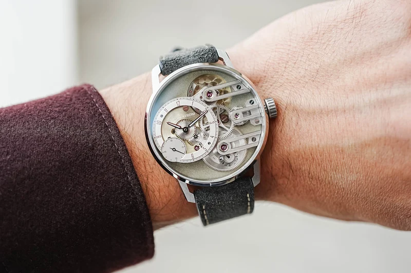 MONOCHROME Montre de Souscription 3