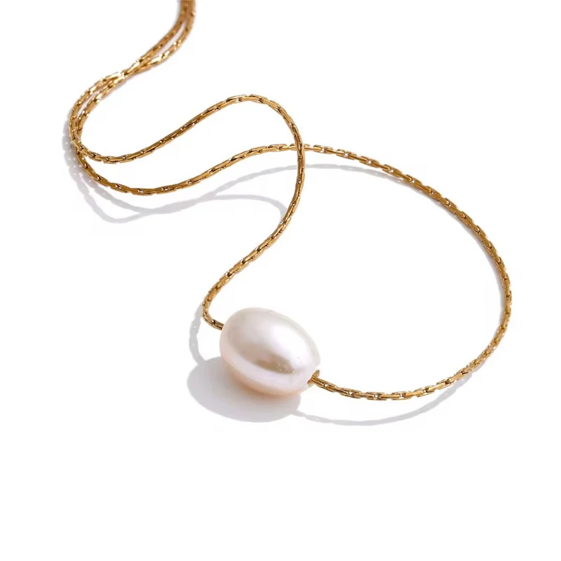 Collier fin sublimé d’une perle naturelle