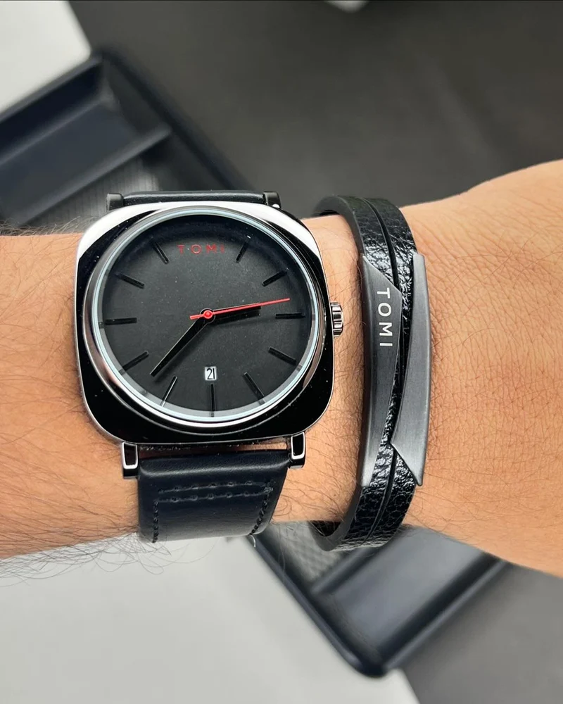 TOMI T-084 Business Watch With Bracelet
